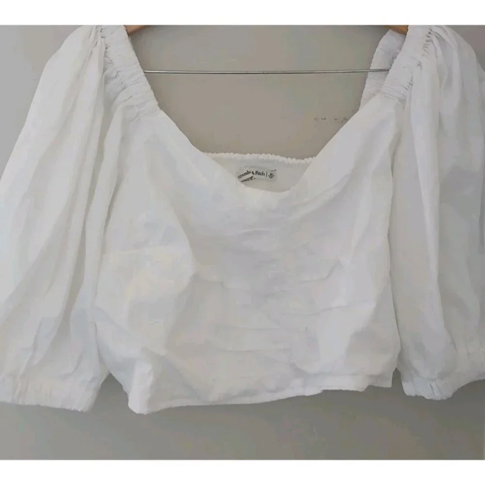 Abercrombie & Fitch Smocked Puff Sleeve Crop Top